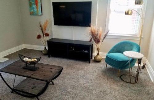 Brighton Heights House | Private 3 Bdrm Apt Spacious And Convenient