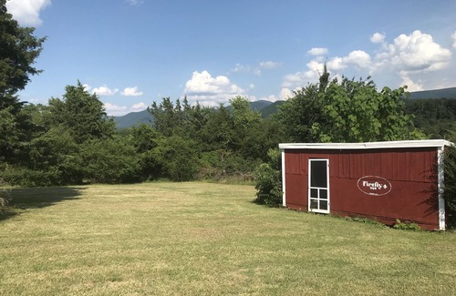 Glasgow House | Private 3 bedroom, 2.5 bath home on 2 acres overlooking the Blue Ridge Mountains