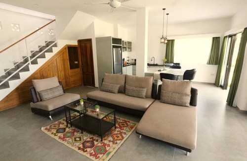 Pemaron Villa | Private 3 bedroom villa direct on the beach in North Bali, Lovina area