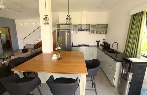 Pemaron Villa | Private 3 bedroom villa direct on the beach in North Bali, Lovina area