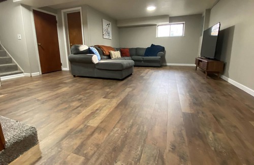 Oakmont House | Private 3 BR home near local restaurants, bars, and parks.