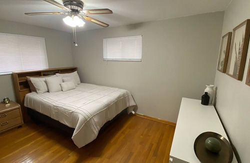 Oakmont House | Private 3 BR home near local restaurants, bars, and parks.