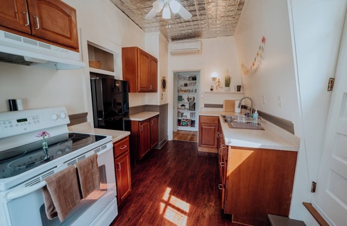 North Adams House | Private 3rd Floor of Beautiful Historic Home with Balcony - Walk to Mass MoCa