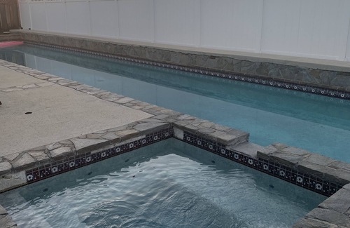Thousand Oaks House | Private 4+ 2.5 near shops & restaurants with a pool & spa!