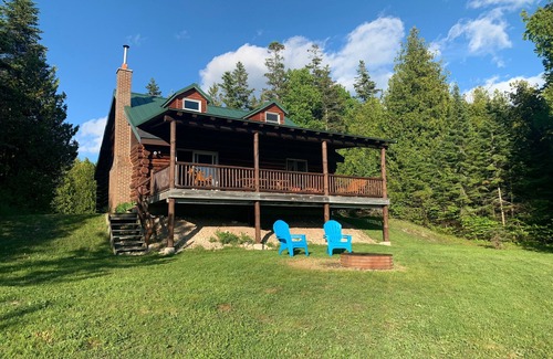 St Ignace Cabin | Private 4 Acre Home on Lake Michigan Minutes From Action In Downtown St. Ignace.