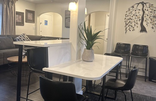 Wayne House | Private 4 BDRM -3 BTHS house, 5 Miles from Downtown #2 ❤️