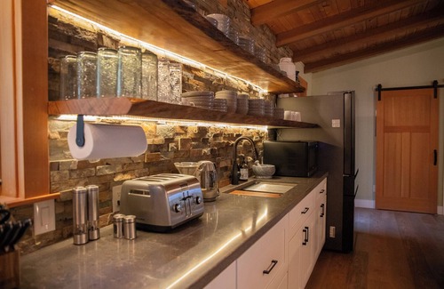 Sonora Cottage | Private 40-acre retreat with creek, swimming hole, sleeps 18, dog-friendly, near golf & casinos.