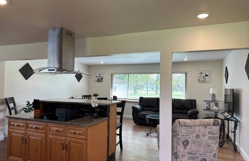 Wayne House | Private 4BDRM-3 BTHS house, 5 Miles from Downtown #3 ❤️