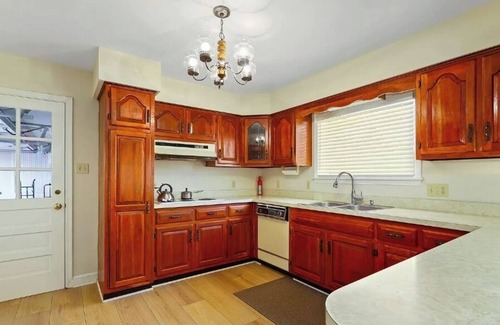 Greenville House | Private 6BR Retreat | Pool, Grill, Nature