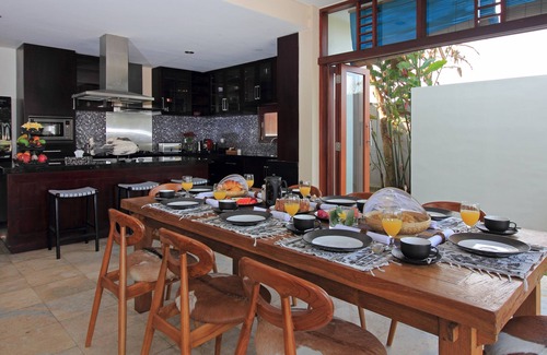Batu Bolong Villa | Private 7 bedroom villa in heart of Canggu.