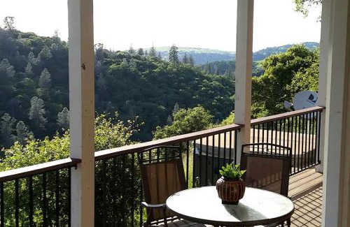 Penn Valley Cabin | Private Accommodation for a Couples' Getaway in Penn Valley, California