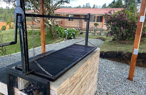 Guarne House | Private accommodation with Jacuzzi, wifi and BBQ area