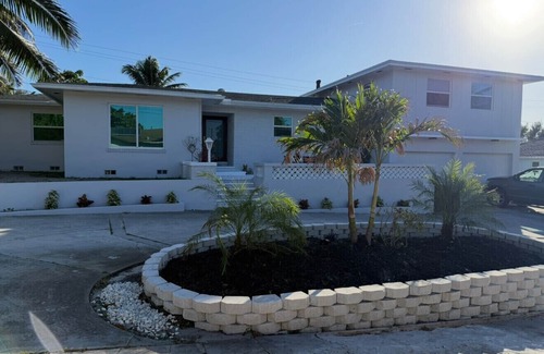 Lake Worth House | Private All Inclusive - Coconut Trail Resort with Pool, hot tub & Brunch,
