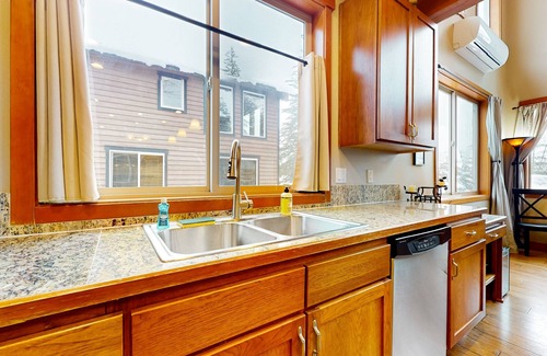 Hyak House | Private all-season cabin within walking distance of the lifts, fireplace, & deck