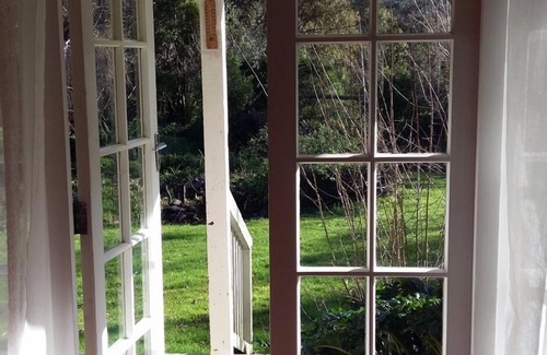 Tapu Cottage | Private and Peaceful Kingfisher Paradise Cottage