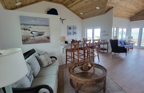 Morgan's Bluff House | PRIVATE and QUIET BEACH-FRONT property with Luxury Accommodations!