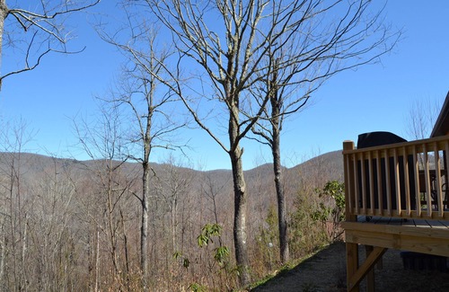 Cranberry Falls Cabin | Private and quiet mountain getaway.