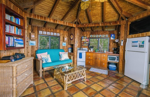 Estate Concordia A Cottage | Private and Quiet with Panoramic Ocean Views – Sugar Bird Cottage