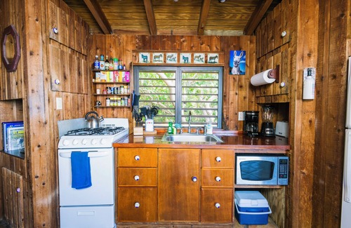 Estate Concordia A Cottage | Private and Quiet with Panoramic Ocean Views – Sugar Bird Cottage