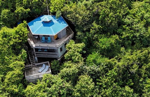 Estate Concordia A Cottage | Private and Quiet with Panoramic Ocean Views – Sugar Bird Cottage