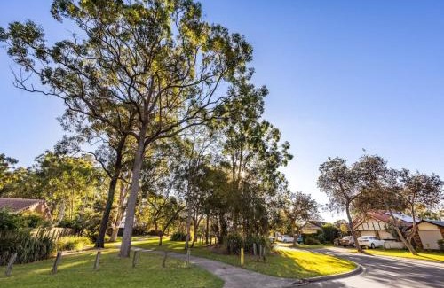 Forest Lake House | Private and Spacious 4BR Home with Parkview 5mins to Mall