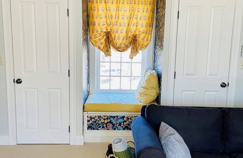 Amherst Apartment | Private and Spacious Loft in Amherst - Near UMASS. Meticulously Cleaned.