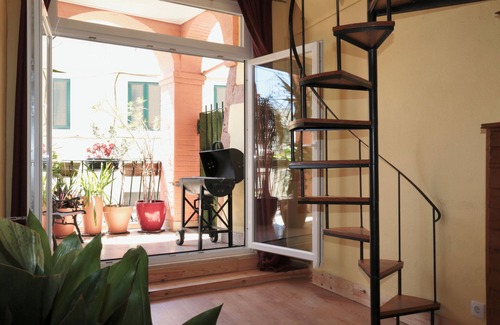 Alcantara Apartment | Private Apartment inside of a guest house