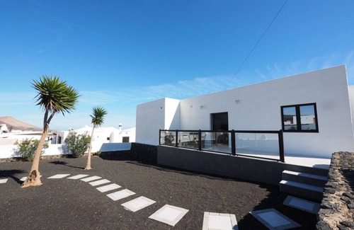 La Asomada Apartment | Private apartment with sea and mountain views, large exclusive garden, Lanzarote