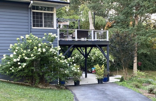 Beverly Hills Apartment | Private apt on golf course.Great location!Pets OK.