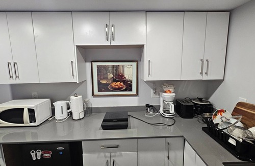 Newton House | Private Bachelor's Suite