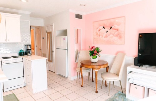 Tybee Island Condo | Private Balcony - Pickle Ball - Beach and Pool
