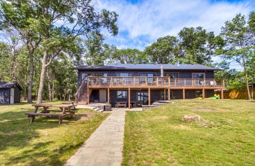 Baxter House | Private Beach and Dock White Sand Lake Retreat!