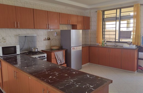 Ras Makamaiwe Apartment | Private beach home with panoramic ocean views
