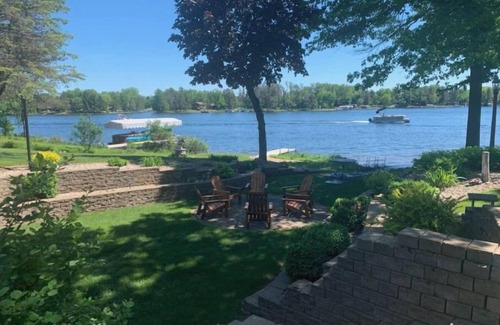 Nekoosa House | Private beach/Lakefront Getaway on Lake Camelot