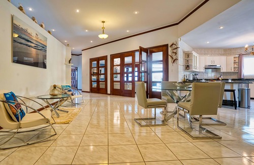 De Bruynewijk Villa | Private Beach Ocean Front Boat Dock Tiki Bar