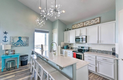 Freeport House | Private Beach + Oceanfront Balcony: Freeport Home