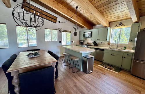 Talmont House | Private Beach Park, Sauna, Hot Tub, Dog & Family Friendly
