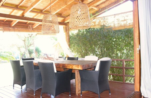Teahupoo Villa | * PRIVATE BEACH, waterfront villa Ruma Maria - A/C - 8 pers.