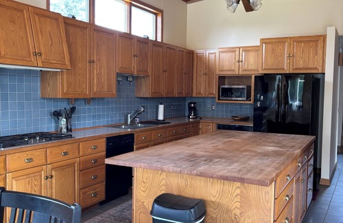Somerset Cabin | Private beach with dock on Pine Lake with spacious 3 bedroom home sleeps 9-12