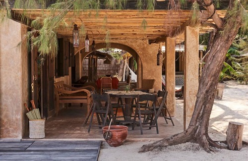 Gili Meno House | Private Beachfront Home in Gili with the Best Snorkeling Spot at Your Doorstep