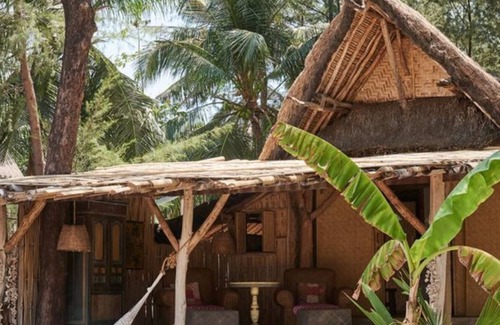 Gili Meno House | Private Beachfront Home in Gili with the Best Snorkeling Spot at Your Doorstep