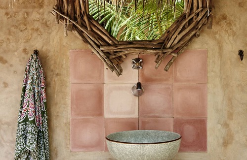 Gili Meno House | Private Beachfront Home in Gili with the Best Snorkeling Spot at Your Doorstep