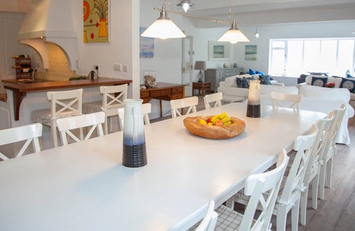 Ardnatrush House | Private beachfront property set on 20 acres of exotic gardens