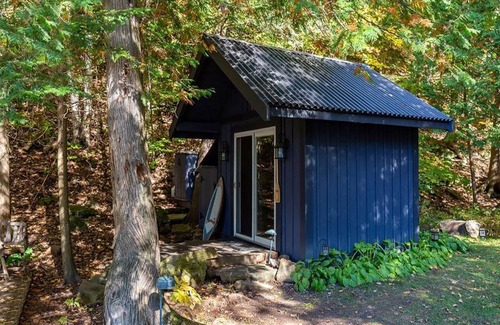 Utterson Cottage | Private Beachfront Oasis on Skeleton Lake