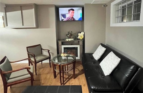 West Edmonton House | Private bedroom in a quiet and nice home to stay in West Edmonton Area