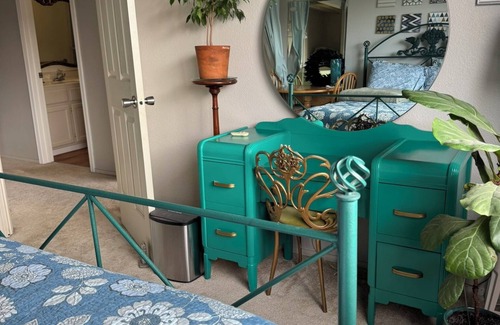Salinas House | Private Bedroom in Safe, Quiet neighborhood, mature couple hosts
