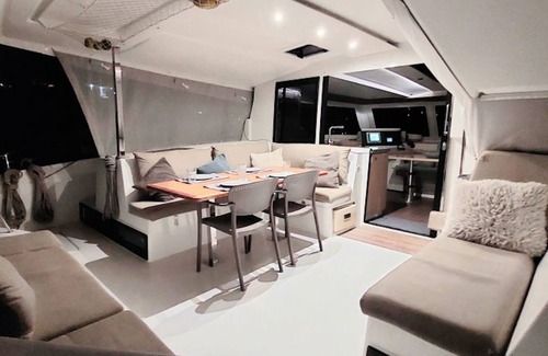 Norman Island Boat Rental | Private Boat, 40ft Modern Catamaran on on Turquise water