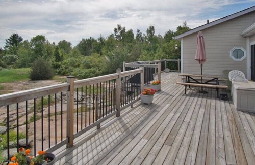 London Cottage | Private boat access only cottage in Honey Harbour Ontario