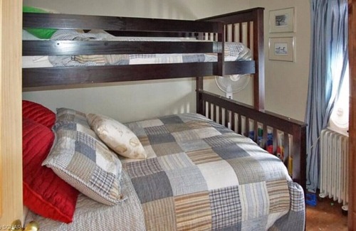 London Cottage | Private boat access only cottage in Honey Harbour Ontario
