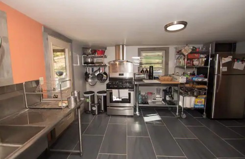 Mount Airy House | Private bungalow set in the forest